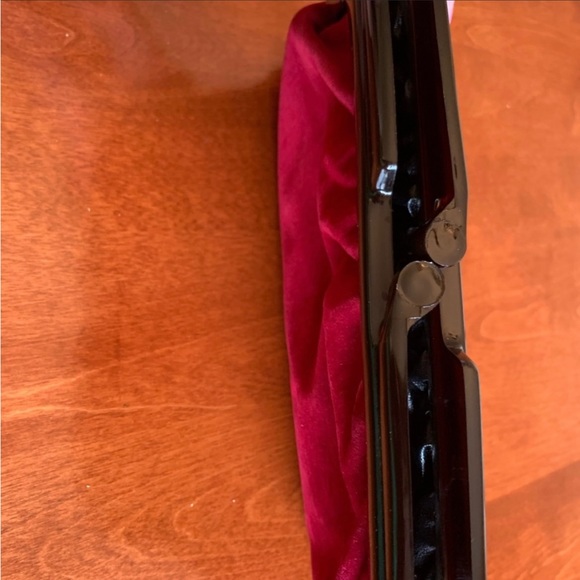 Italian Suede Clutch. Maroon.
Bakelite Closure - Picture 5 of 7